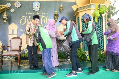 Gelar Open House Di Hari Kedua Idul Fitri Gubernur Khofifah Sambut