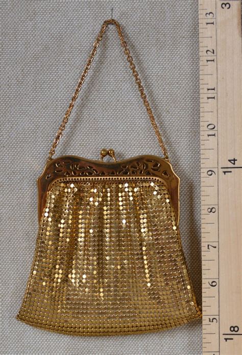 Vintage Whiting And Davis Gold Mesh Hand Bag Purse 1 Gem