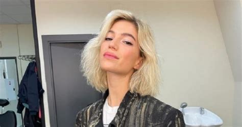 El Baile Hot De Stefi Roitman Con Una Diminuta Minifalda Casi Se Le Ve Todo