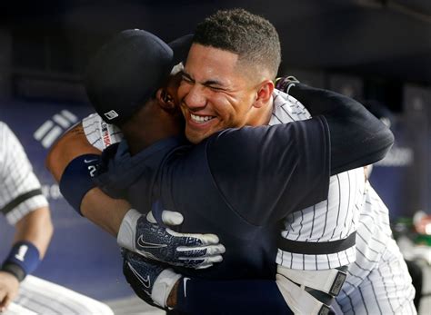 Need a Hug? Just Ask the Yankees’ Cameron Maybin - The New York Times