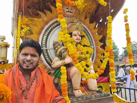 Vhp Bajrang Dal Took Out Shaurya Yatra विहिप बजंरग दल ने निकाली शौर्य यात्रा रथ में विराजित