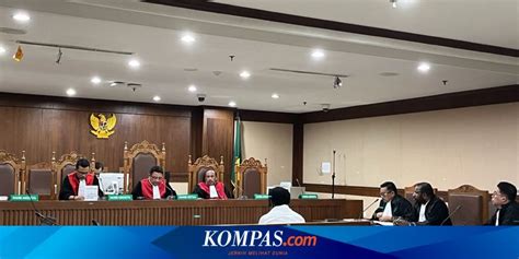 Eks Kadis Pupr Papua Terima Putusan Hakim Jaksa Kpk Pikir Pikir