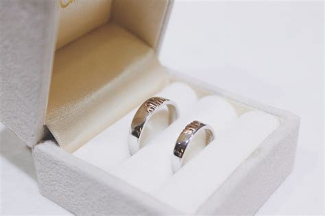 10 Beautiful Ways to Customise Your Wedding Bands - SingaporeBrides