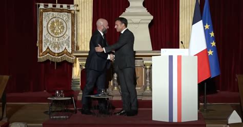 Le Discours Ma Onnique De Macron Au Grand Orient De France Medias