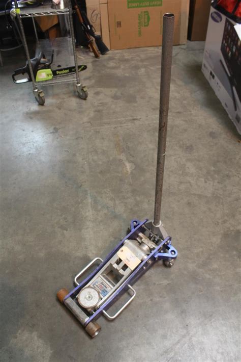 Pittsburgh Racing Rapid Pump Ton Floor Jack Property Room