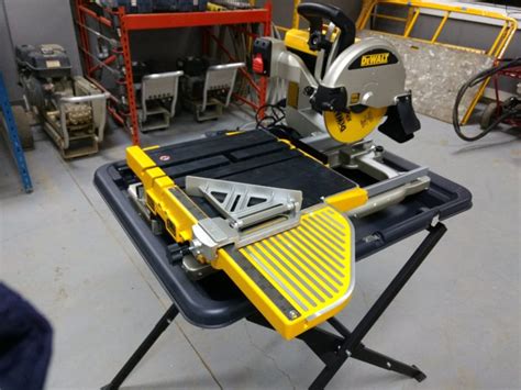 Dewalt Wet Tile Saw Corded Rip Cuts Plunge Cuts