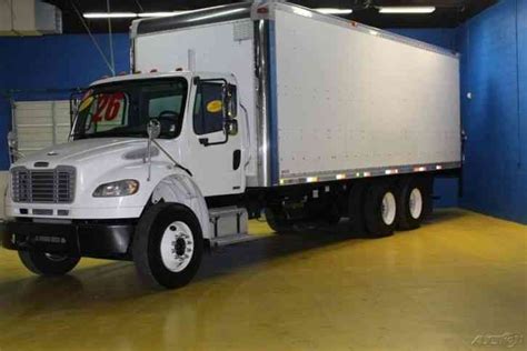 Freightliner TANDEM AXLE MM106 (2008) : Van / Box Trucks