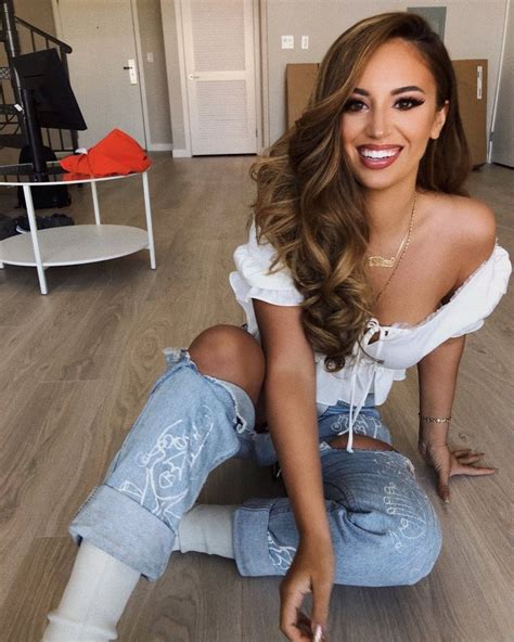 Alina Baraz Picture