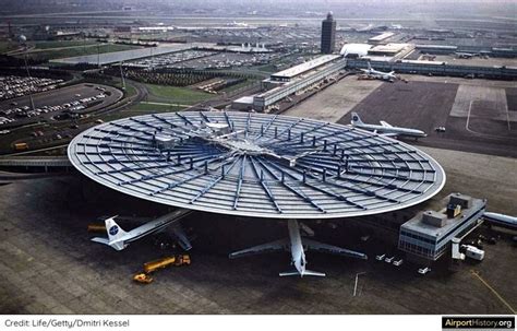 The History Of Jfk Airport The Pan Am Terminal A Visual History Of