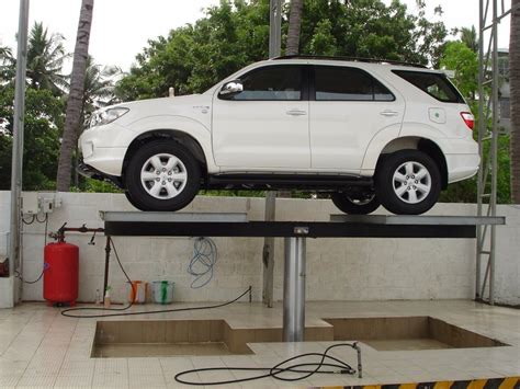 4 Post Hydraulic Car Washing Lift Operating Height 0 10 Feet