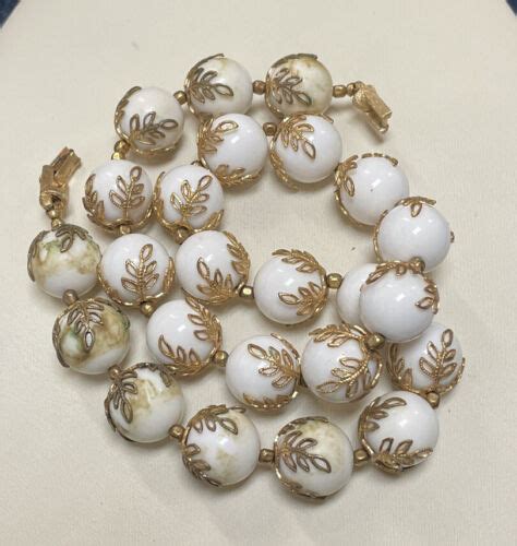 Crown Trifari Gold Tone White Milk Glass Beaded Neckl Gem