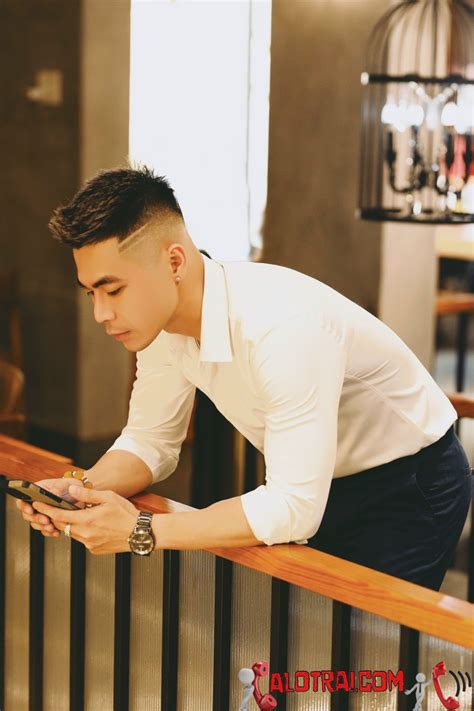 Boy điển trai sex giỏi tẹt ga biết chiều lòng khách hàng khó tính nhất Alotrai