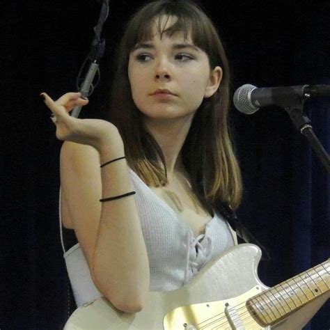 Pin De Mel Em The Regrettes