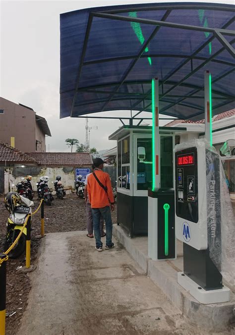 Progress Pemasangan Palang Parkir Sistem Manless Cashless Di Bandung