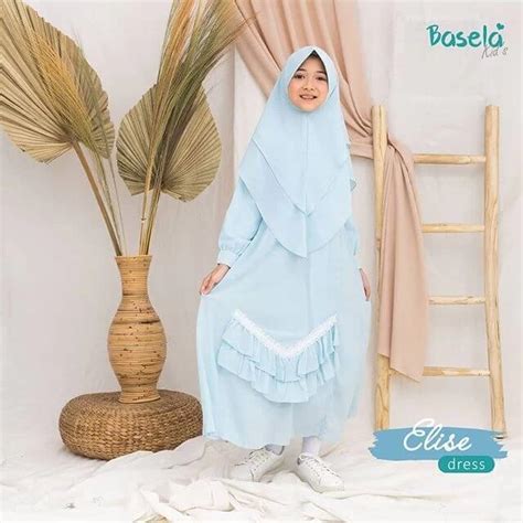 Pasangan Baju Warna Biru Langit Inspirasi Warna Jilbab Yang Cocok