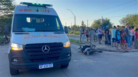 Triple Choque En Guadalupe Oeste Un Auto Una Moto Y Una Camioneta