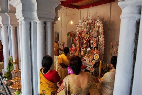 8 Best Ways To Experience The Durga Puja Festival In Kolkata Artofit