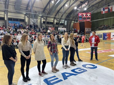 Lhc Cottbus Gr Ndet Neue Frauenmannschaft Handball Papst