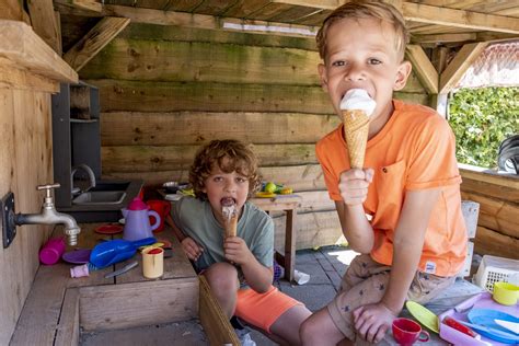 Genieten Van Ambachtelijk Ijs Ijsboerderij De Koehoorn