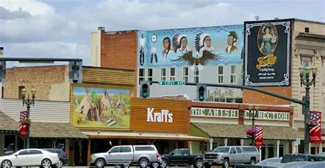 Toppenish Murals attract art lovers, Old West buffs - RV Travel