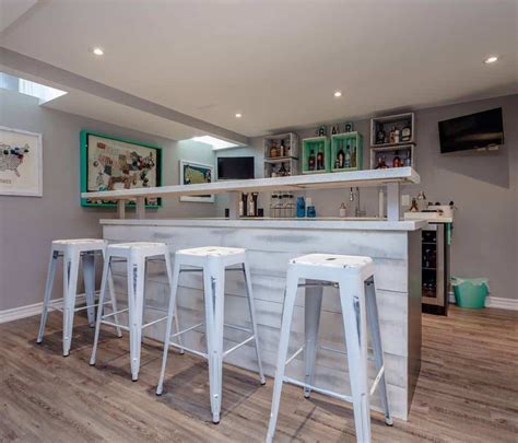 Stylish And Inviting Ideas For Your Basement Bar