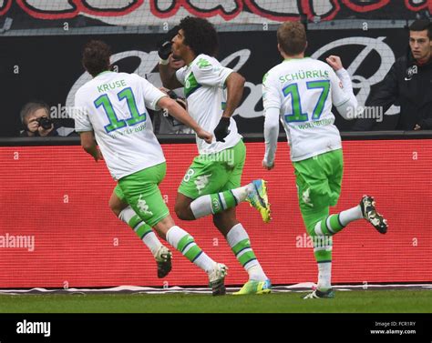 Wolfsburg S Max Kruse L R Dante And Andre Schuerrle Cheer After The