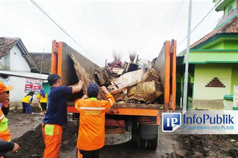 InfoPublik DLH Lumajang Tangani Sampah Di Posko Pengungsian Dan Rumah