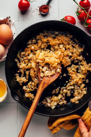 Skillet Ratatouille & Eggs (1-Pan Meal!) - Minimalist Baker Recipes