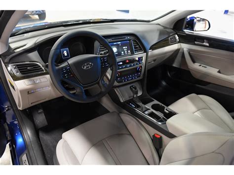 2016 Hyundai Sonata: 126 Interior Photos | U.S. News