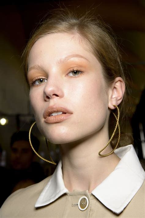 Spring 2019 Makeup Trends Τα ανοιξιατικα μακιγιαζ που θα δοκιμασουμε