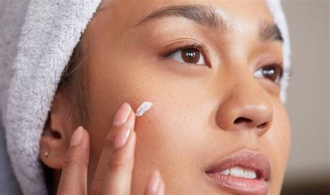 How To Layer Skin Care Products For Maximum Hydration