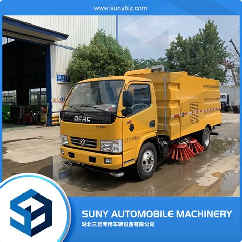 8000 Liters Dongfeng Water Tank Road Sweeper Truck With Brushes China