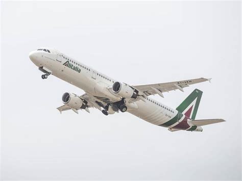 Nuova Alitalia Si Riunisce Il Primo Cda Di Ita Ora Giorni Per Il