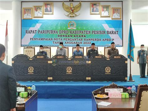 Rapat Paripurna Dprd Kabupaten Pesisir Barat Dengan Acara Penyampaian