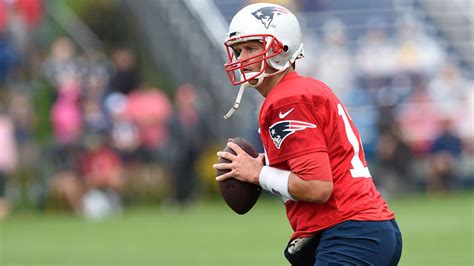 Buccaneers Running Back Sheds Light On Tom Brady-Led Workouts - NESN.com