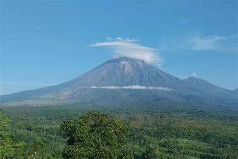 Gunung Semeru Jawa Timur Erupsi Lagi Disusul Awan Panas Dan Guguran