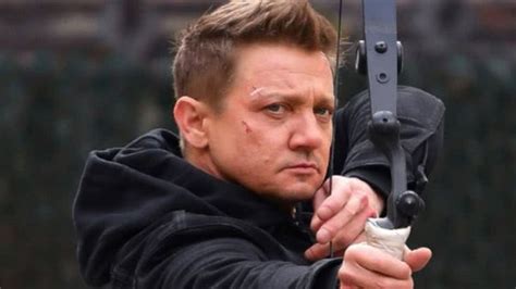 Rosto Machucado Jeremy Renner Compartilha Foto No Hospital Ap S