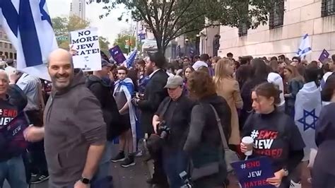 More than 200 pro-Palestinian protesters hold rally at Columbia ...