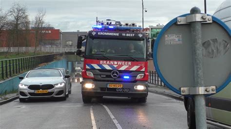 Woningbrand Brandweer En Politie Met Spoed Naar Een Woningbrand In