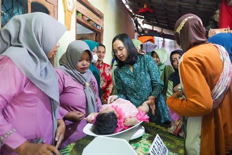 Ketua TPPPK Kabupaten Kediri Pimpin Monev Bulan Timbang Untuk Percepat