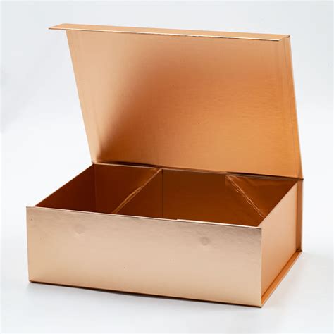 Rose Gold Laminated Magnetic Closure Custom Rigid Set Up Gift Boxes