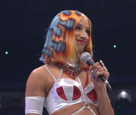 Ex Wwe Star Sasha Banks Appears At New Japans Wrestle Kingdom