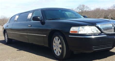 Find Used Limo Lincoln Town Car 2004 Stretch Royale Limousine In Bay Shore New York United