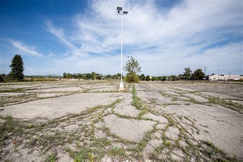Janesville moves forward with data center plans for abandoned GM site - WPR