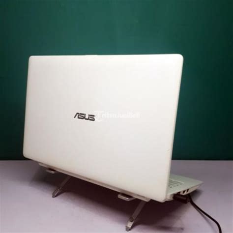 Notebook Slim Asus X200m Intel Celeron N2840 Seken Normal Di Sleman