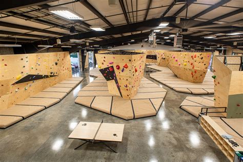 Bend — The Circuit Bouldering Gym