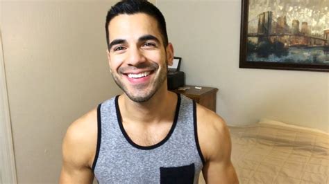 Omg He S Naked Youtube Star Musclebaked Aka Kevin Baker Omg Blog My
