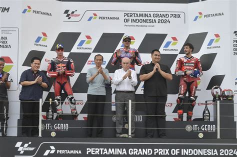 Menpora Dito Dampingi Presiden Jokowi Tonton MotoGP Mandalika 2024