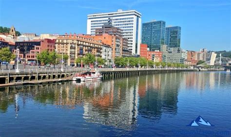 Rutas en barco por la ría de Bilbao