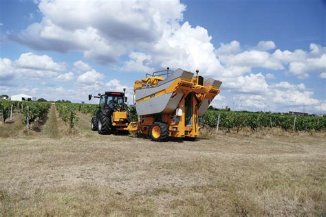 Grégoire GT3 La nouvelle machine à vendanger tractée Isobus FARM